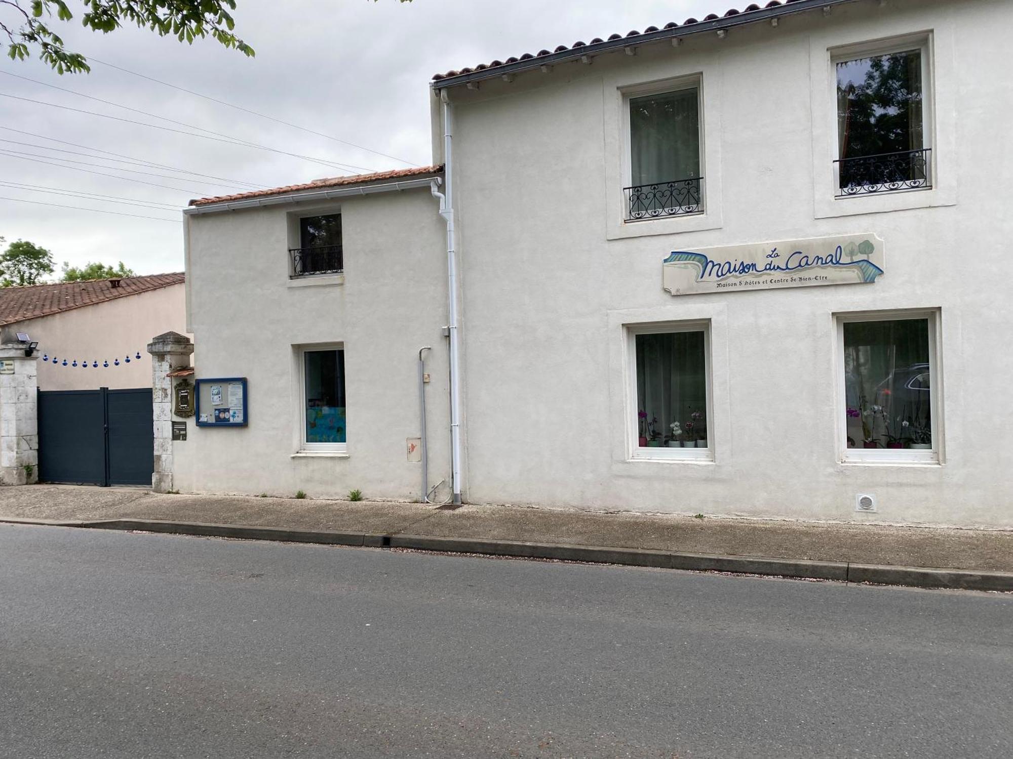 La Maison Du Canal De Rompsay - 5 Min De La Rochelle Bed and Breakfast Périgny Exteriör bild
